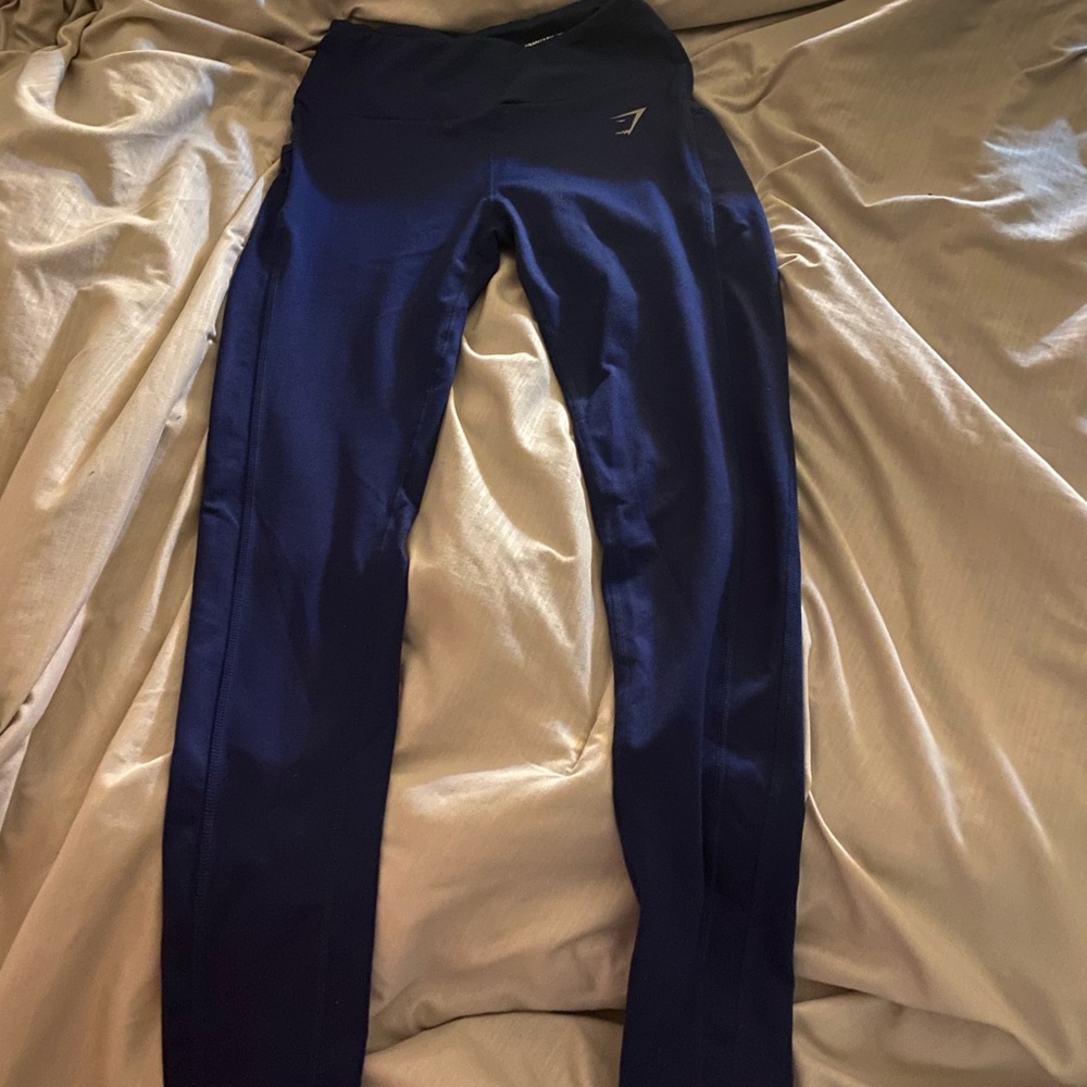 Gym shark leggings